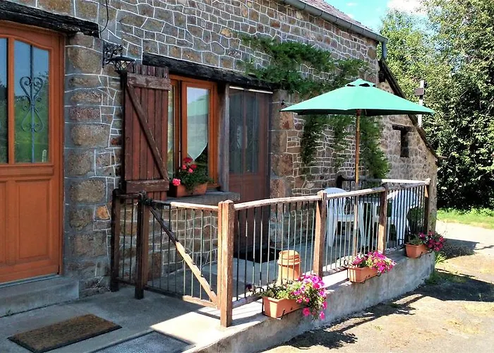 Couette-café La Cloue 3*