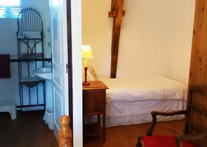 Couette-café La Cloue 3*